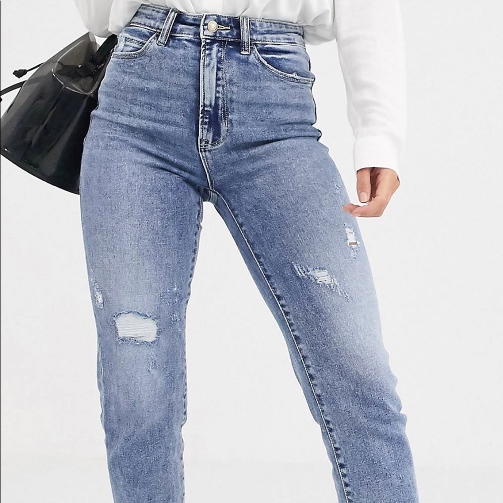 Stradivarius slim mom jeans with stretch and rip in light blue